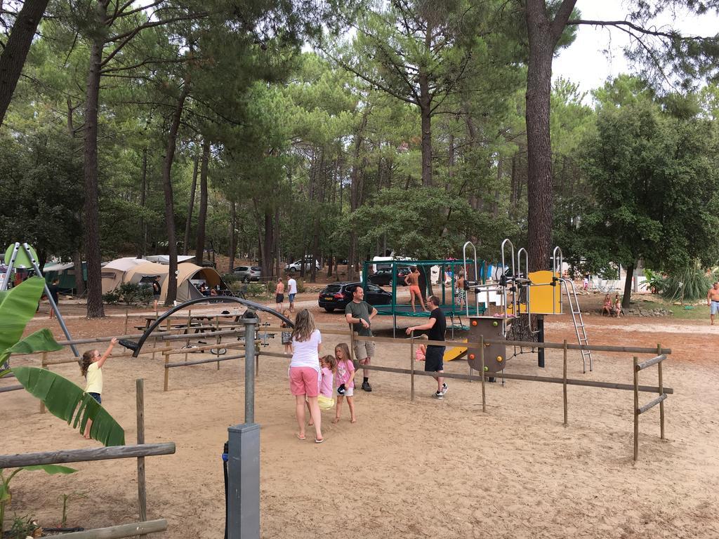 Camping La Simioune En Provence Bollène Exterior foto